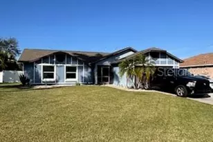 32 NE 13th Pl, Cape Coral, FL 33909 - Photo 1