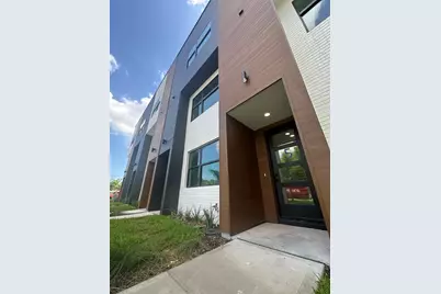 375 13th St N, Saint Petersburg, FL 33705 - Photo 4