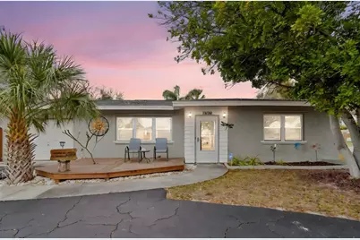 12424 105th Street, Largo, FL 33773 - Photo 1