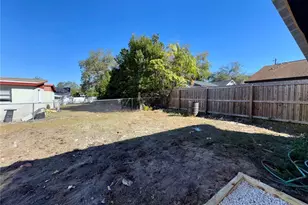 9805 N 46th St, Tampa, FL 33617 - Photo 38