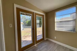 9805 N 46th St, Tampa, FL 33617 - Photo 36