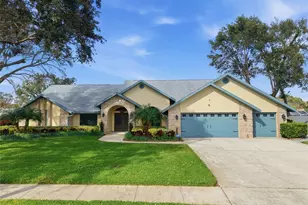 3612 Sugar Loaf Ln, Valrico, FL 33596 - Photo 2