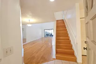 10488 St Tropez Pl, Tampa, FL 33615 - Photo 4