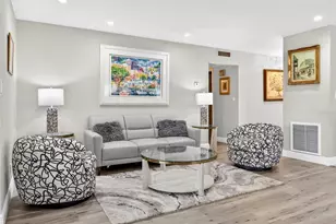 8718 Tahiti Ln, Tampa, FL 33615 - Photo 8