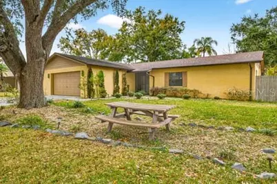 4601 Huntsman Court, Tampa, FL 33624 - Photo 2