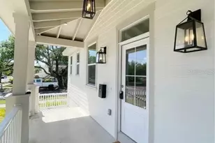 1299 5th St S, Saint Petersburg, FL 33701 - Photo 2