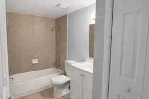 2814 Somerset Park Dr, Tampa, FL 33613 - Photo 6