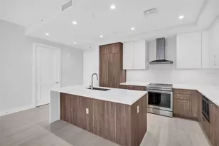 275 1st Ave S, Saint Petersburg, FL 33701 - Photo 8