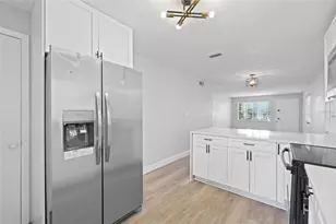1000 49th Street N, Saint Petersburg, FL 33710 - Photo 8