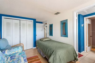 6809 Twelve Oaks Boulevard, Tampa, FL 33634 - Photo 34