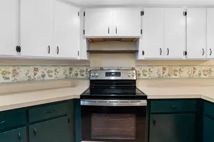 1102 Harefield Cir, Sun City Center, FL 33573 - Photo 12