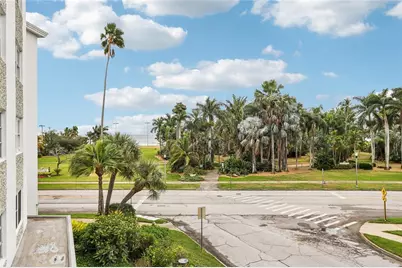 1100 N Shore Drive NE #304, Saint Petersburg, FL 33701 - Photo 2