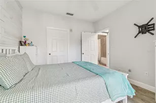 2405 Courtney Meadows Ct, Tampa, FL 33619 - Photo 14