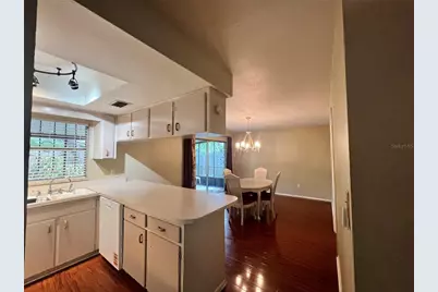 9715 Hidden Oaks Circle, Tampa, FL 33612 - Photo 8