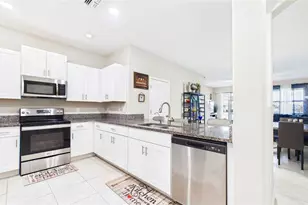 726 Royal Empress Dr, Ruskin, FL 33570 - Photo 4