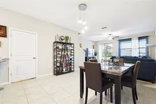 726 Royal Empress Dr, Ruskin, FL 33570 - Photo 10