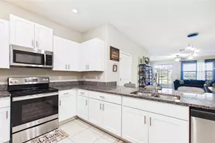 726 Royal Empress Dr, Ruskin, FL 33570 - Photo 8