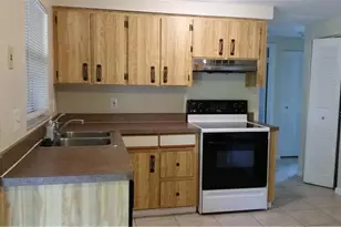 911 Peninsula Rd, Tarpon Springs, FL 34689 - Photo 2