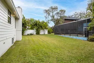 12756 Poinsettia Ave, Seminole, FL 33776 - Photo 38