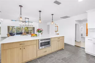 2890 Alton Dr, Saint Pete Beach, FL 33706 - Photo 10