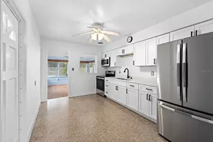 9032 Bay St NE, Saint Petersburg, FL 33702 - Photo 10