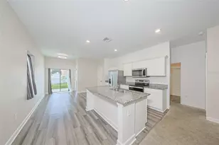 35210 Daisy Meadow Loop, Zephyrhills, FL 33541 - Photo 6