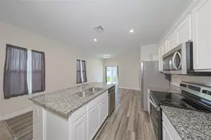 35210 Daisy Meadow Loop, Zephyrhills, FL 33541 - Photo 8