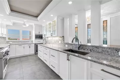 6020 Shore Boulevard S #712, Gulfport, FL 33707 - Photo 8