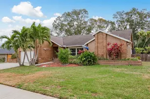 2827 Enisgrove Dr, Palm Harbor, FL 34683 - Photo 2