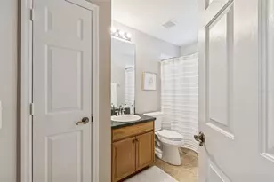 10122 Whisper Pointe Dr, Tampa, FL 33647 - Photo 32