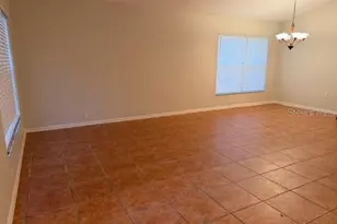 19143 Dove Creek Dr, Tampa, FL 33647 - Photo 4