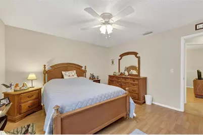 9410 Pebble Glen Avenue, Tampa, FL 33647 - Photo 18