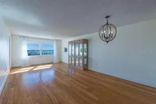 4775 Cove Cir, Saint Petersburg, FL 33708 - Photo 14