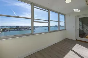 4775 Cove Cir, Saint Petersburg, FL 33708 - Photo 4