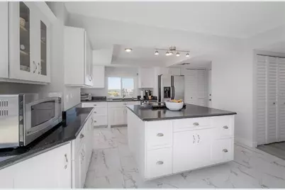 201 W Laurel Street #1012, Tampa, FL 33602 - Photo 8