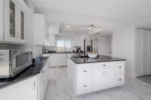 201 W Laurel St, Tampa, FL 33602 - Photo 8