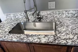 9009 Tudor Dr, Tampa, FL 33615 - Photo 10