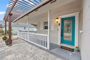 15204 Monet Dr, Tampa, FL 33613 - Photo 2