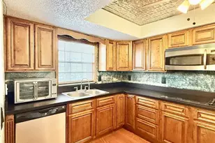 1750 Belleair Forest Dr, Belleair, FL 33756 - Photo 4