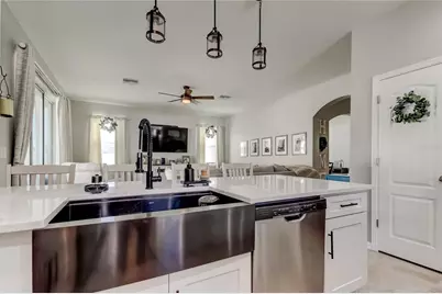 5647 Fisher Glen Loop, Wesley Chapel, FL 33545 - Photo 6