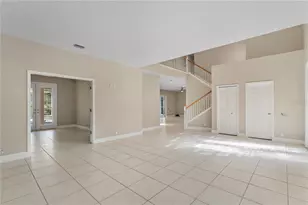 10239 Garden Alcove Dr, Tampa, FL 33647 - Photo 8