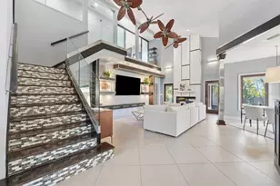 648 Santa Maria Dr, Tierra Verde, FL 33715 - Photo 2