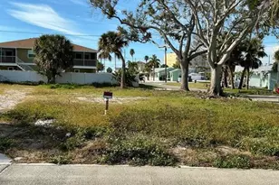 13354 2nd St E, Madeira Beach, FL 33708 - Photo 1
