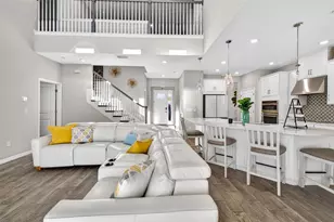 33805 Astoria Cir, Wesley Chapel, FL 33545 - Photo 16