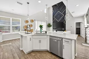 33805 Astoria Cir, Wesley Chapel, FL 33545 - Photo 12