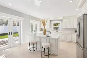 104 Palmera Blvd NE, Saint Petersburg, FL 33704 - Photo 12