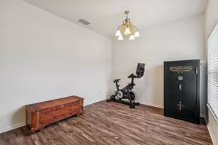 9225 Seeger Ln, Land O Lakes, FL 34638 - Photo 8