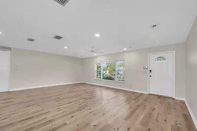 13400 91st Avenue, Seminole, FL 33776 - Photo 6