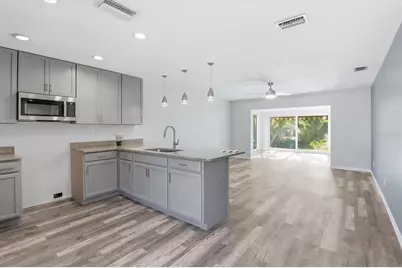 11372 W Bayshore Drive, Crystal River, FL 34429 - Photo 4