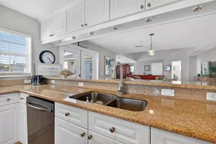 1902 Arrowhead Dr NE, Saint Petersburg, FL 33703 - Photo 14